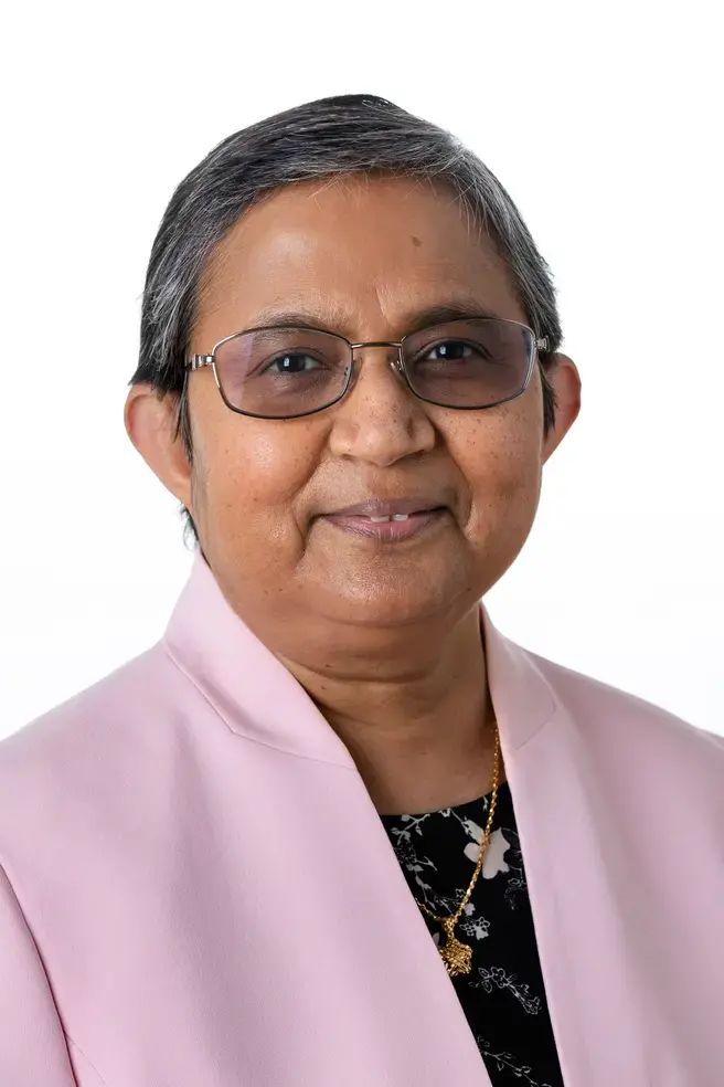 headshot of Dharshi Bopegedera